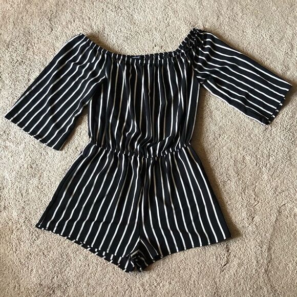 Ambiance Pants - Ambiance Off the Shoulder Striped Romper Size (M)